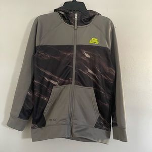 Nike Boys Zip Up - Fleeced inside - Boys size large